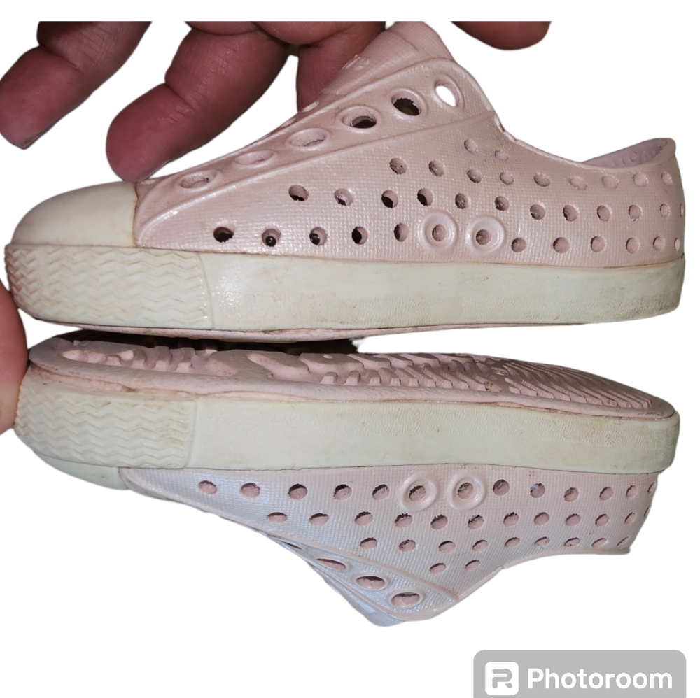 Native Shoes - Picture 2 of 7